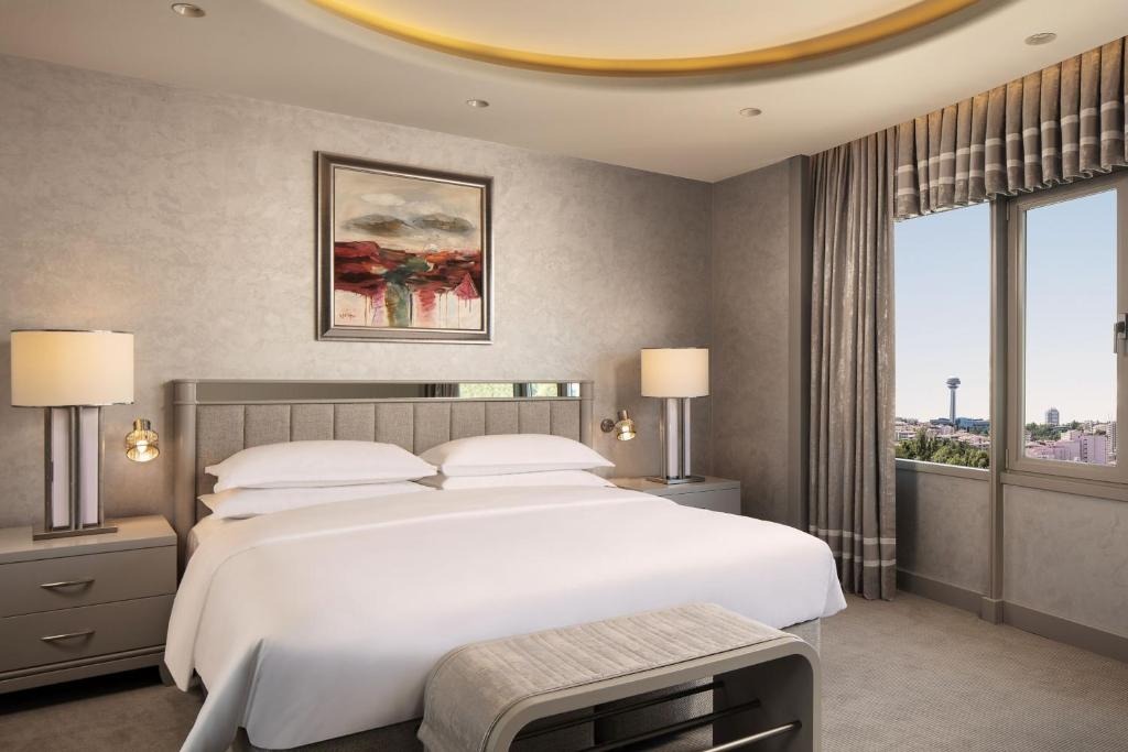 هتل شرایتون کانونشن سنتر